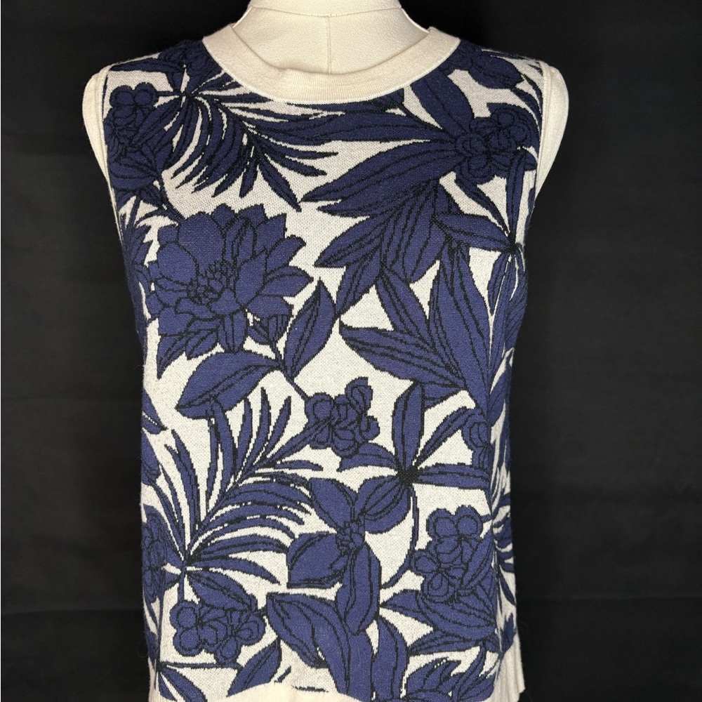 Floral Patterned Sleeveless Top - Blue and White- sweater tank